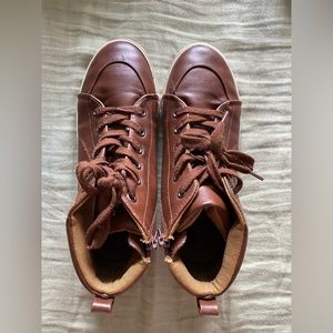 Cat & Jack boys size 7 shoes. Brown. Good condition.